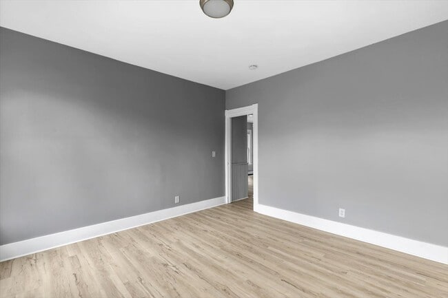 Building Photo - 55 Admiral St