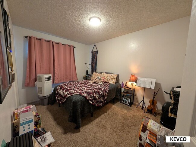 Building Photo - Great Townhome Near Horsetooth Resevoir!