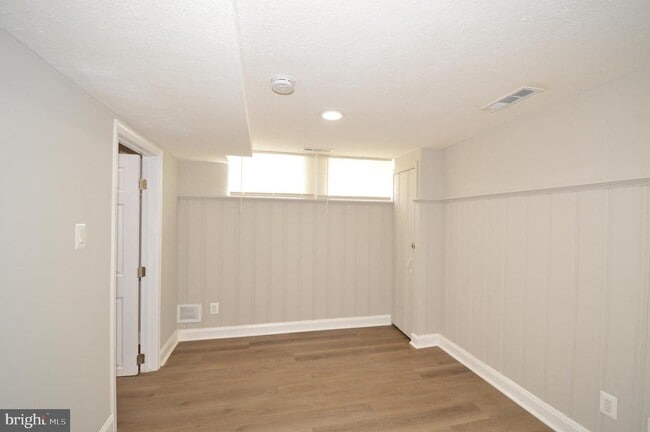 Building Photo - 1223 Newfield Rd