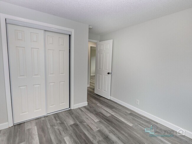 Building Photo - START THE YEAR RENT FREE! Charming 4-Bedroom Keizer Home Close to Everything