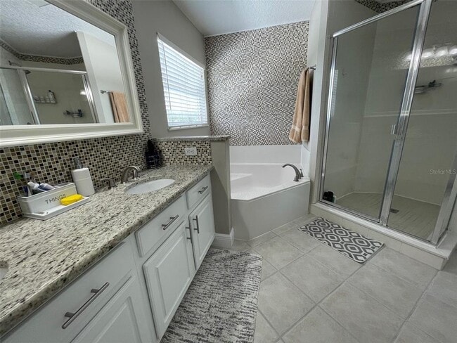 Building Photo - 5338 Los Palma Vista Dr