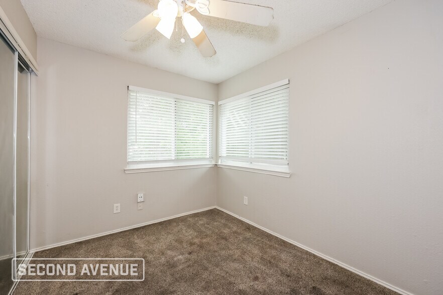Building Photo - 6738 Silver Sage Dr