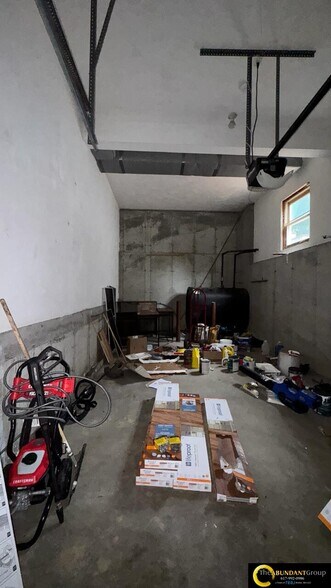 Building Photo - 118 Montclair Ave