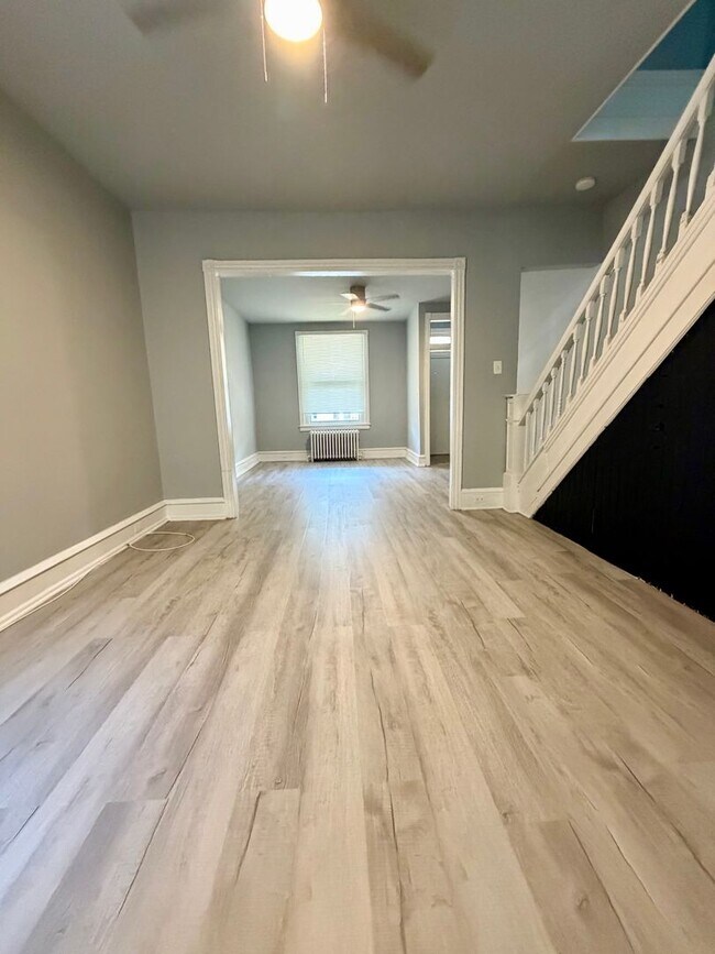 Building Photo - Stunning 3-Bedroom Townhome in Wyoming! Available NOW!