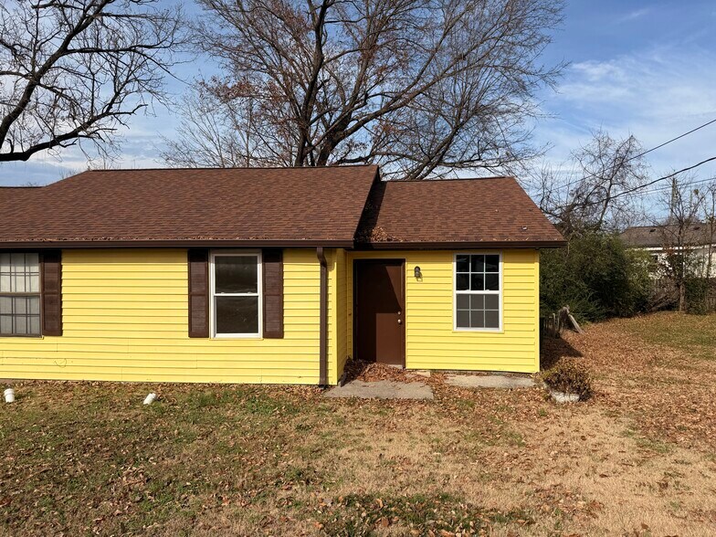 Primary Photo - 4114 Hunting Dr