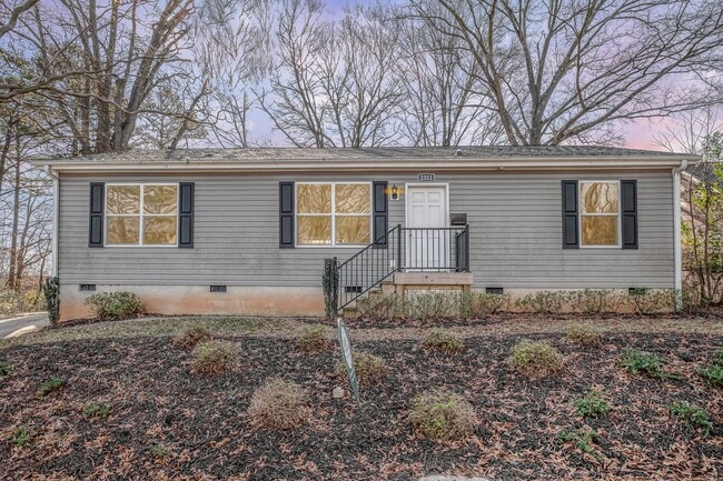 Building Photo - Available to Show