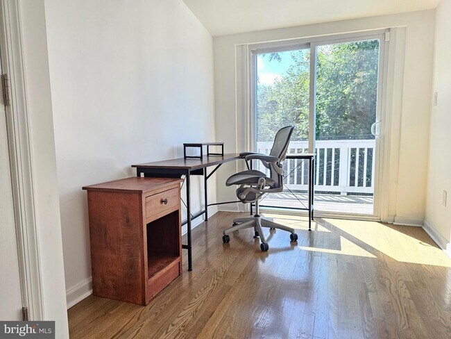 Building Photo - 1311 S St SE