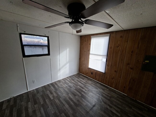 Building Photo - 1925 Bacons Bridge Rd