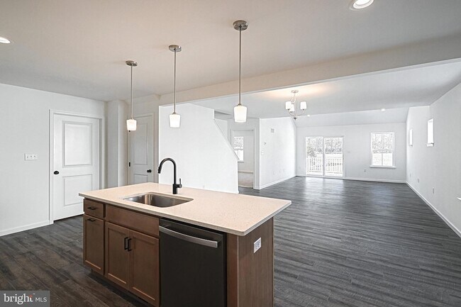 Building Photo - 41 Long Bnd Dr