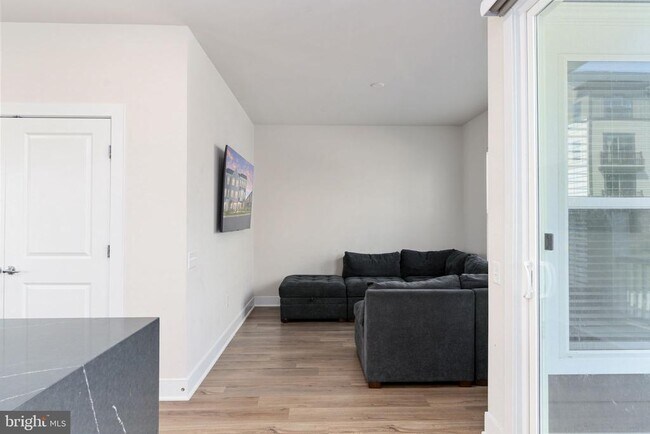 Building Photo - 1747 Riverbluff Ave