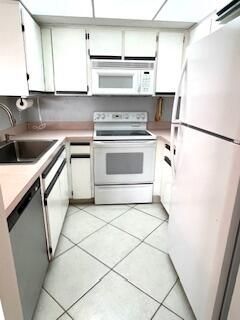 Building Photo - 969 Sonesta Ave NE