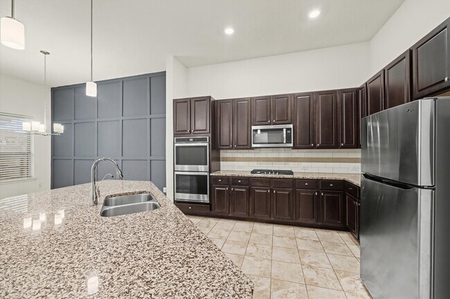 Building Photo - 14201 Spring Birch Ln