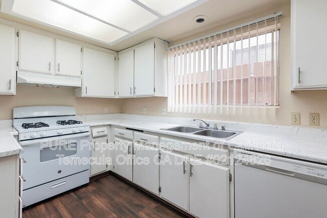 Building Photo - 28940 Calle Del Lago