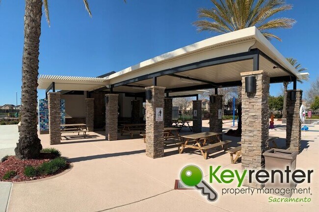 Building Photo - 1444 Eaglesfield Ln