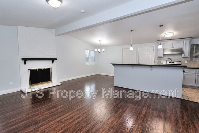 Building Photo - 2000 Belcot Rd