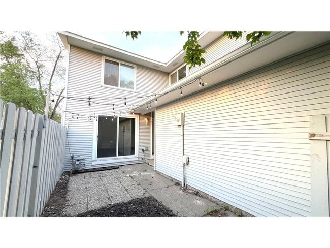 Building Photo - 7694 Dunmore Rd