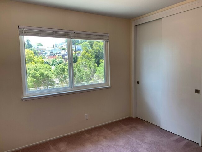 Building Photo - 321 Arguello Dr