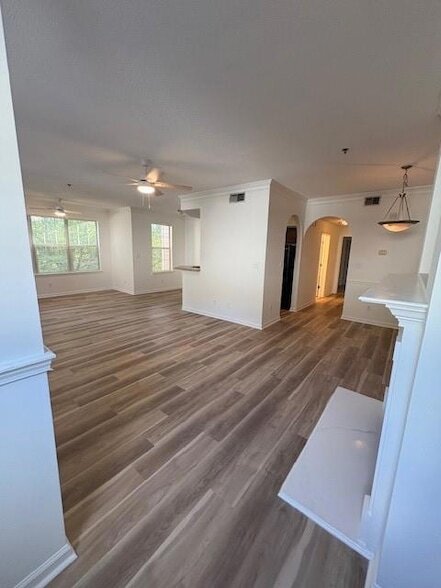 Building Photo - 245 Amal Dr SW