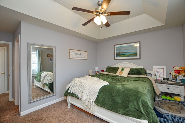Building Photo - Charming Townhome in Great Huntersville Lo...