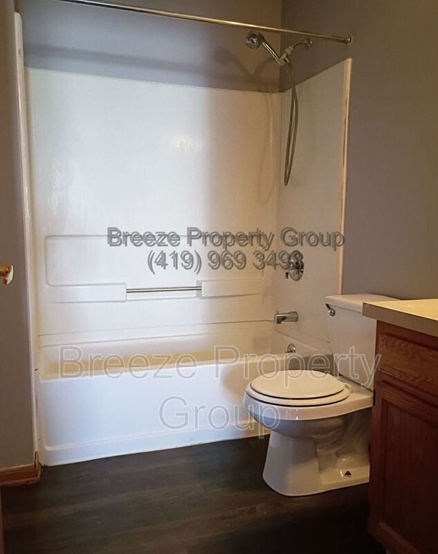 Building Photo - 329 S Jackson St