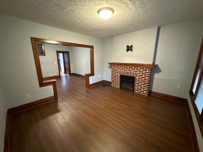 Building Photo - 178 E Tompkins St