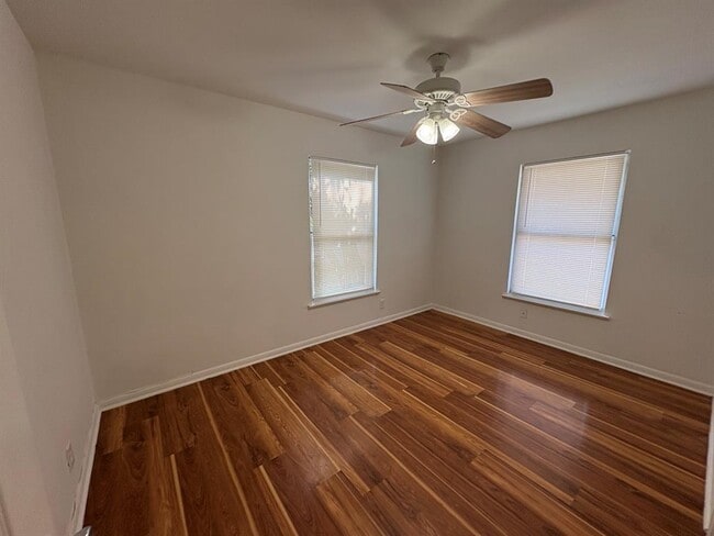 Building Photo - 6506 Linda Ln