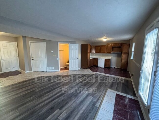 Building Photo - 1907 Finley St