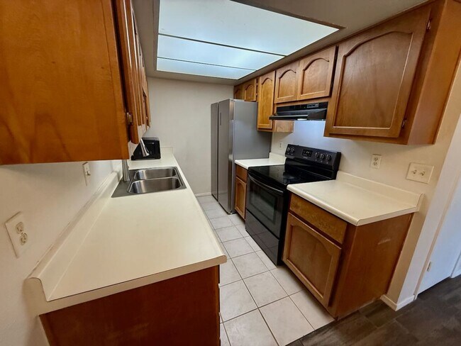 Building Photo - 286 W Palomino Dr
