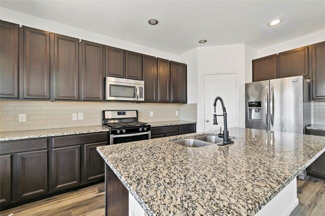 Building Photo - 25435 Autumn Woods Dr