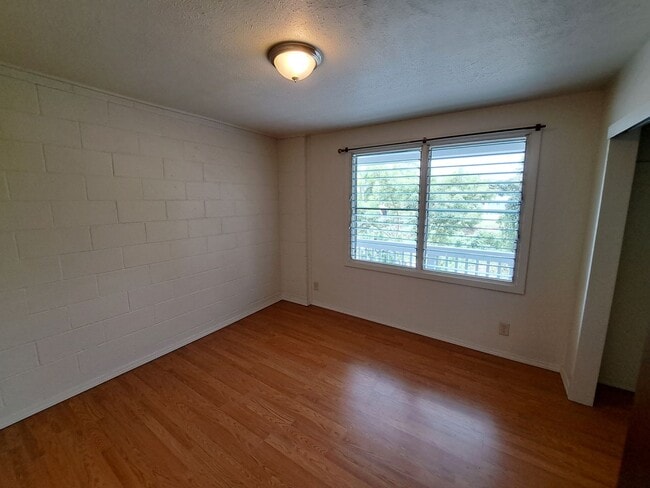 Building Photo - Kapiolani Villas