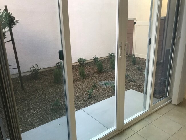 Building Photo - Luxury home 4Bedroom 3.5Bathroom in Chino