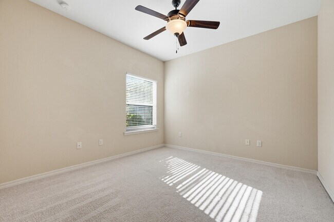 Building Photo - 1705 19th St