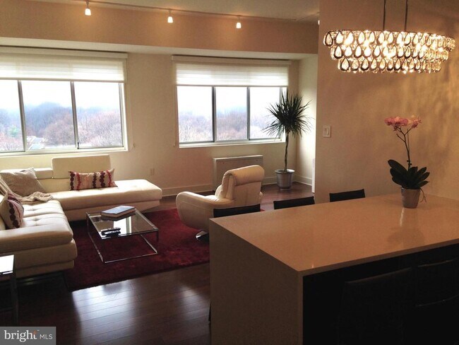 Building Photo - 10401 Grosvenor Pl