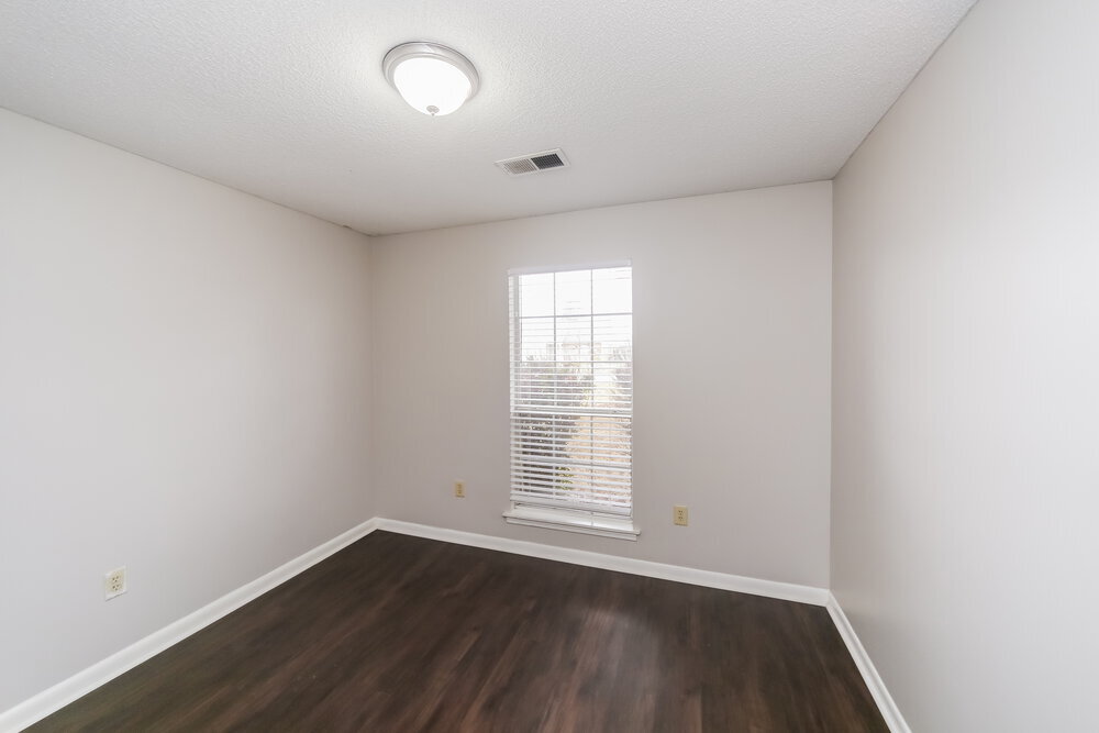 Building Photo - 7110 Redfern Dr