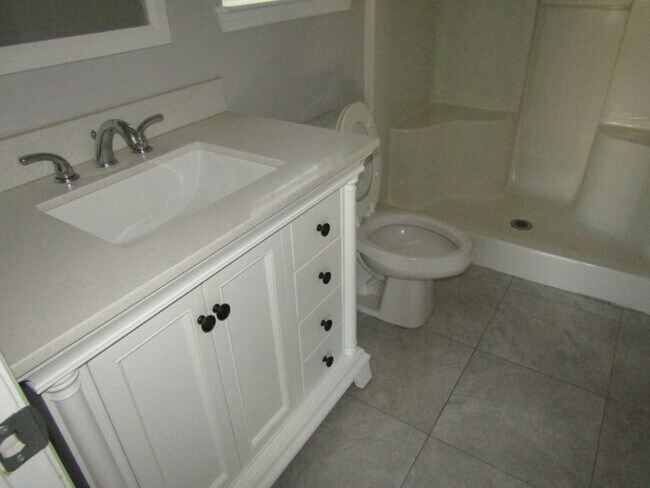 Building Photo - 151 Heath Dr
