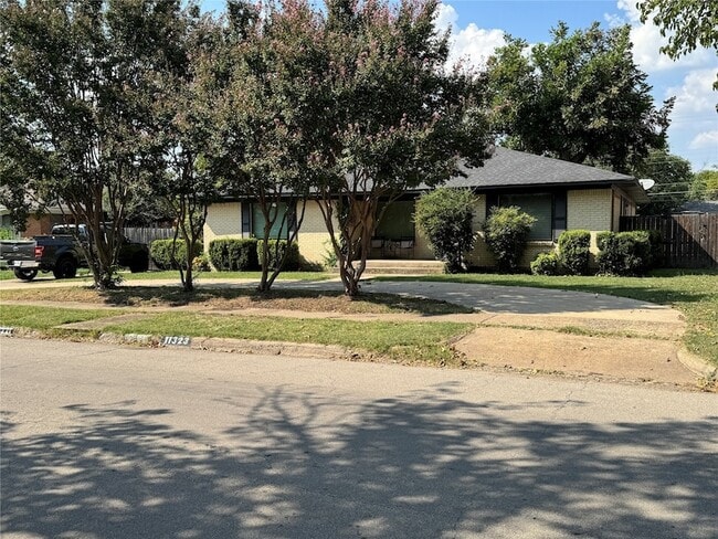 Building Photo - 11321 Wyatt St