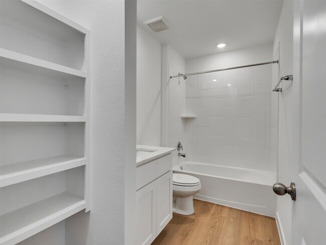 Building Photo - 9011 Serene Hvn Dr