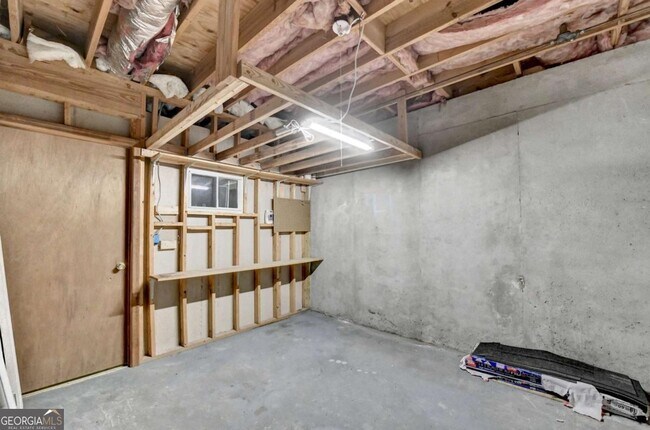 Building Photo - 1530 Plunketts Rd