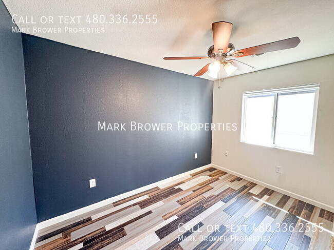 Building Photo - 1230 E Almeria Rd