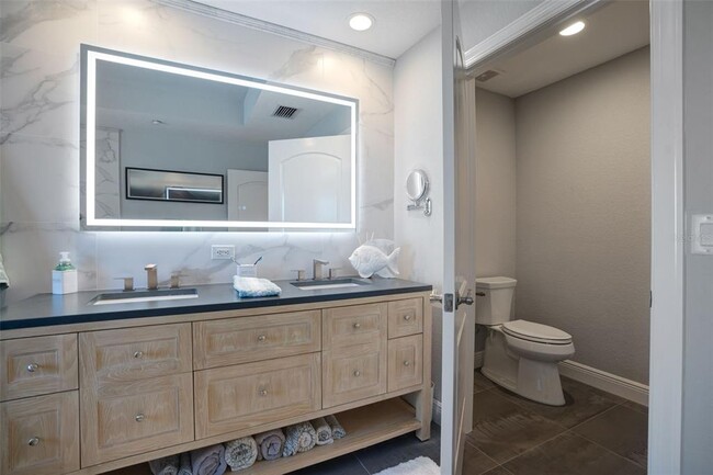 Building Photo - 14041 Bellagio Way