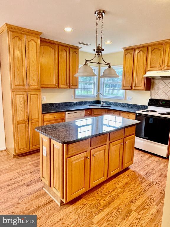 Building Photo - 9505 Wigwag Ct