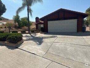 Building Photo - 2 Bedroom 1 Bath Home at the End of a Culd...