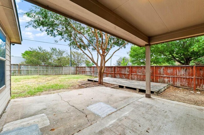 Building Photo - 111 Sandstone Trail