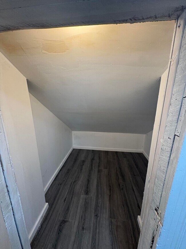 Building Photo - 28 Beechwood Pl