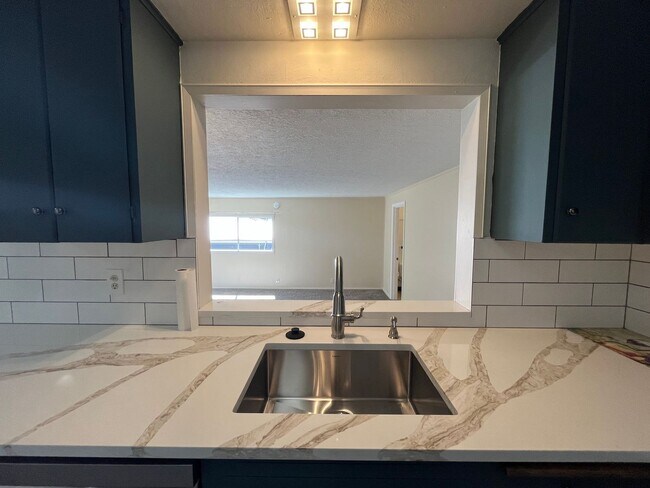 Building Photo - Charming 3-Bedroom Home with Bonus Room in Prime Beaverton Location Cedar Hills Neighborhood!!!