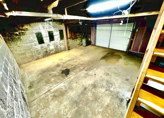 Building Photo - 957 Vine St