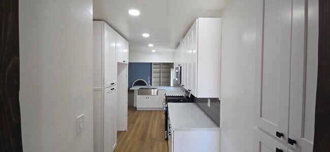 Building Photo - Spacious 3-Bedroom Single Family House with bonus room in Torrance- $4,400/month