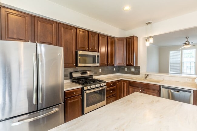 Building Photo - 2023 Verona Ct