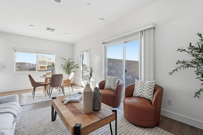 Building Photo - 8137 E Brown Rd