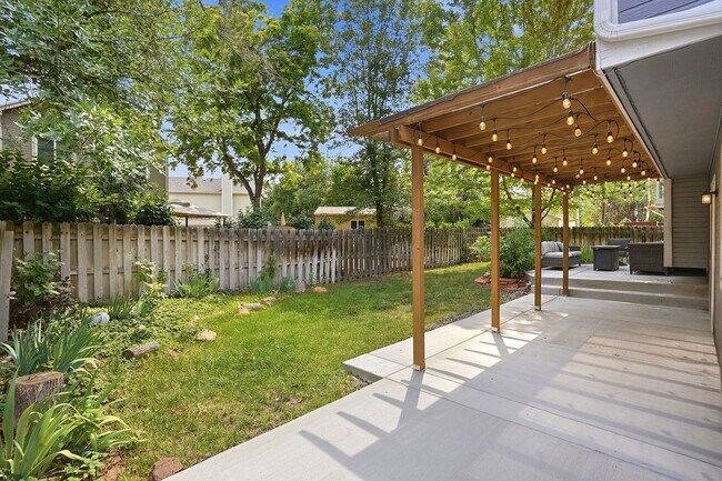 Building Photo - 3304 W 127th Ave